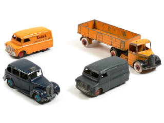 Lot 240 - DINKY TOYS (GB) (4)