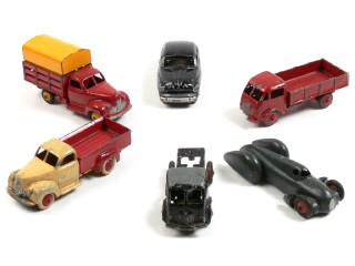Lot 223 - DINKY TOYS (FRANCE) (6)