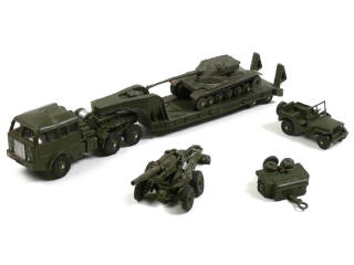 Lot 222 - DINKY TOYS (FRANCE) (5)