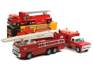 Lot 319 - DIVERS (3)