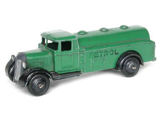 Lot 155 - DINKY TOYS GB (1)