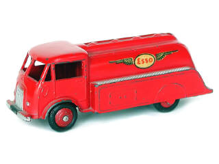 Lot 163 - DINKY TOYS FRANCE (1)