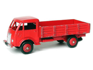 Lot 75 - DINKY TOYS FRANCE (1)