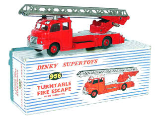 Lot 102 - DINKY TOYS GB (1)