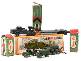 Lot 761 - SENTRY BOX SERIES & AIRFIX (4)
