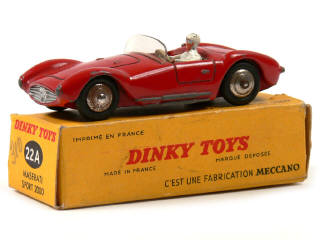 Lot 297 - DINKY TOYS (FRANCE) (1)
