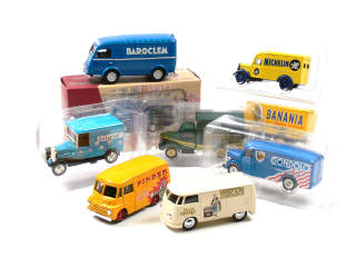 Lot 257 - CORGI TOYS (GB) (8)