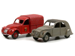 Lot 497 - DINKY TOYS (FRANCE) (2)