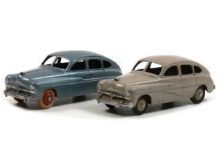 Lot 492 - DINKY TOYS (FRANCE) (2)