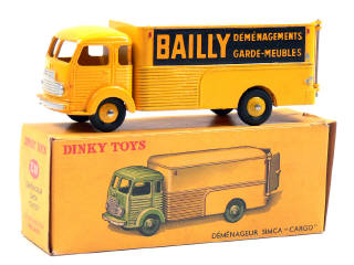 Lot 304 - DINKY TOYS (FRANCE) (1)