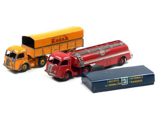 Lot 357 - DINKY TOYS (FRANCE) (3)