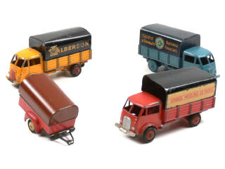 Lot 398 - DINKY TOYS (FRANCE) (4)