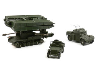Lot 379 - DINKY TOYS (FRANCE) (3)
