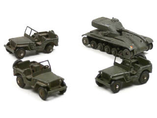 Lot 401 - DINKY TOYS (FRANCE) (4)