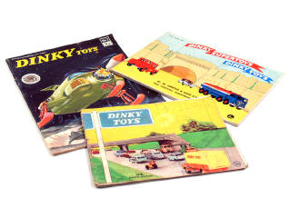 Lot 418 - DINKY TOYS (GB) (3)