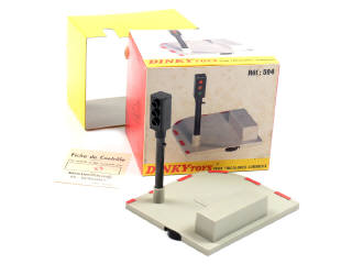 Lot 313 - DINKY TOYS (FRANCE) (1)