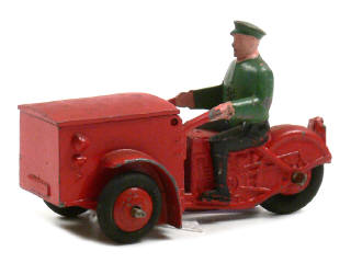 Lot 293 - DINKY TOYS (FRANCE) (1)