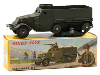 Lot 332 - DINKY TOYS (FRANCE) (1)