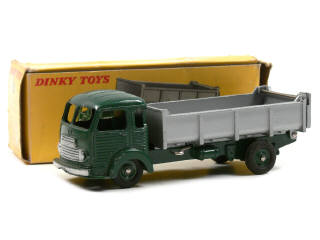 Lot 303 - DINKY TOYS (FRANCE) (1)