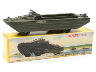 Lot 334 - DINKY TOYS (FRANCE) (1)