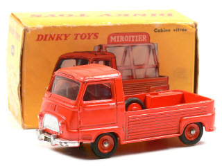 Lot 309 - DINKY TOYS (FRANCE) (1)