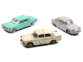 Lot 382 - DINKY TOYS (FRANCE) (3)
