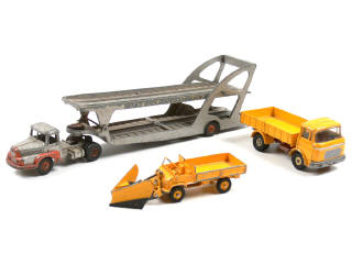Lot 390 - DINKY TOYS (FRANCE) (3)