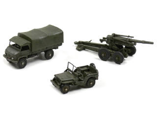 Lot 391 - DINKY TOYS (FRANCE) (3)