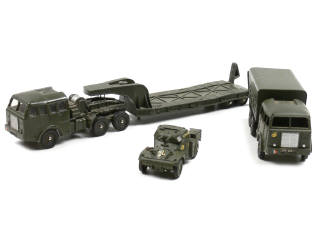 Lot 392 - DINKY TOYS (FRANCE) (3)