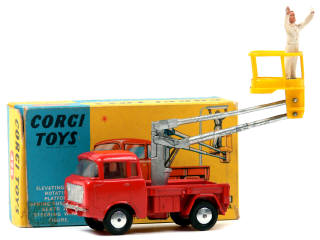 Lot 189 - CORGI TOYS (GB) (1)