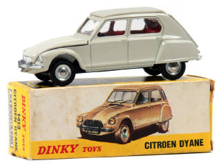 Lot 285 - DINKY TOYS (FRANCE) (1)