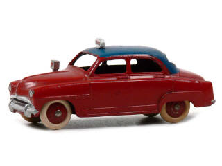 Lot 1026 - DINKY TOYS (FRANCE) (1)