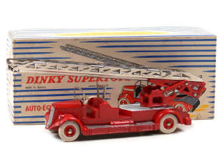 Lot 1142 - DINKY TOYS (FRANCE) (1)