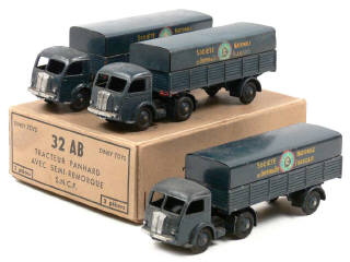 Lot 1133 - DINKY TOYS (FRANCE) (4)