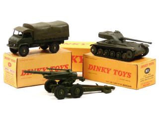 Lot 1212 - DINKY TOYS (FRANCE) (3)