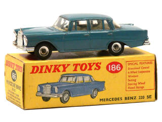 Lot 1309 - DINKY TOYS (GB) (1)