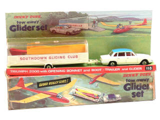 Lot 1323 - DINKY TOYS (GB) (1)