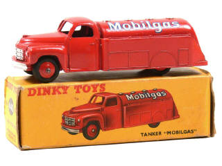 Lot 1342 - DINKY TOYS (GB) (1)