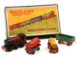 Lot 1330 - DINKY TOYS (GB) (1)
