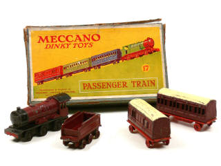 Lot 1332 - DINKY TOYS (GB) (1)