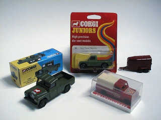 Lot 309 - DIVERS (4)
