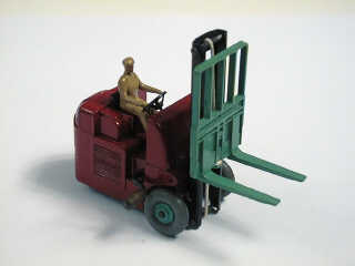 Lot 334 - DINKY TOYS (GB) (1)