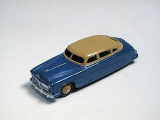 Lot 327 - DINKY TOYS GB (1)