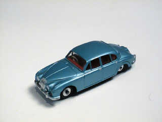 Lot 328 - DINKY TOYS GB (1)