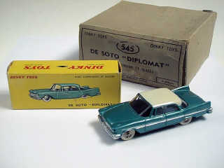 Lot 302 - DINKY TOYS FRANCE (2)