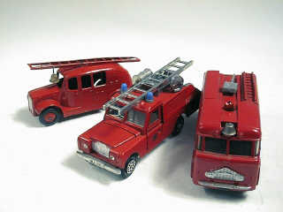Lot 83 - DINKY TOYS GB (3)