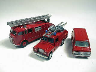 Lot 89 - DINKY TOYS GB (3)