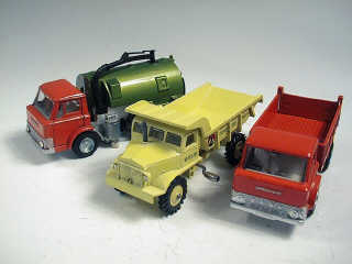 Lot 103 - DINKY TOYS GB (3)