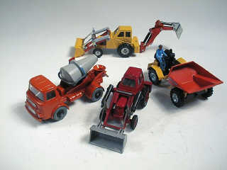 Lot 102 - DINKY TOYS GB (4)