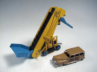Lot 101 - DINKY TOYS (GB) (2)